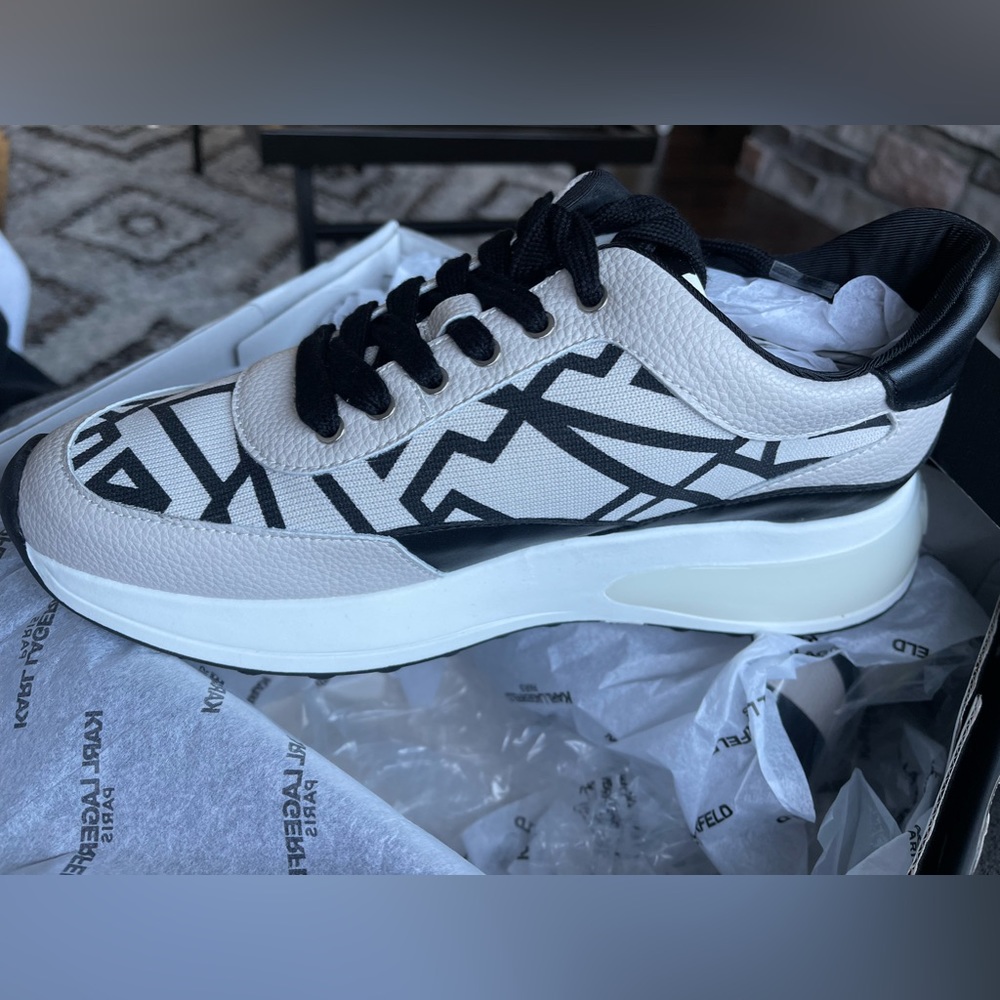 New in box: Karl Lagerfield Paris Dallas Logo Chunky Shoes, Size 9
